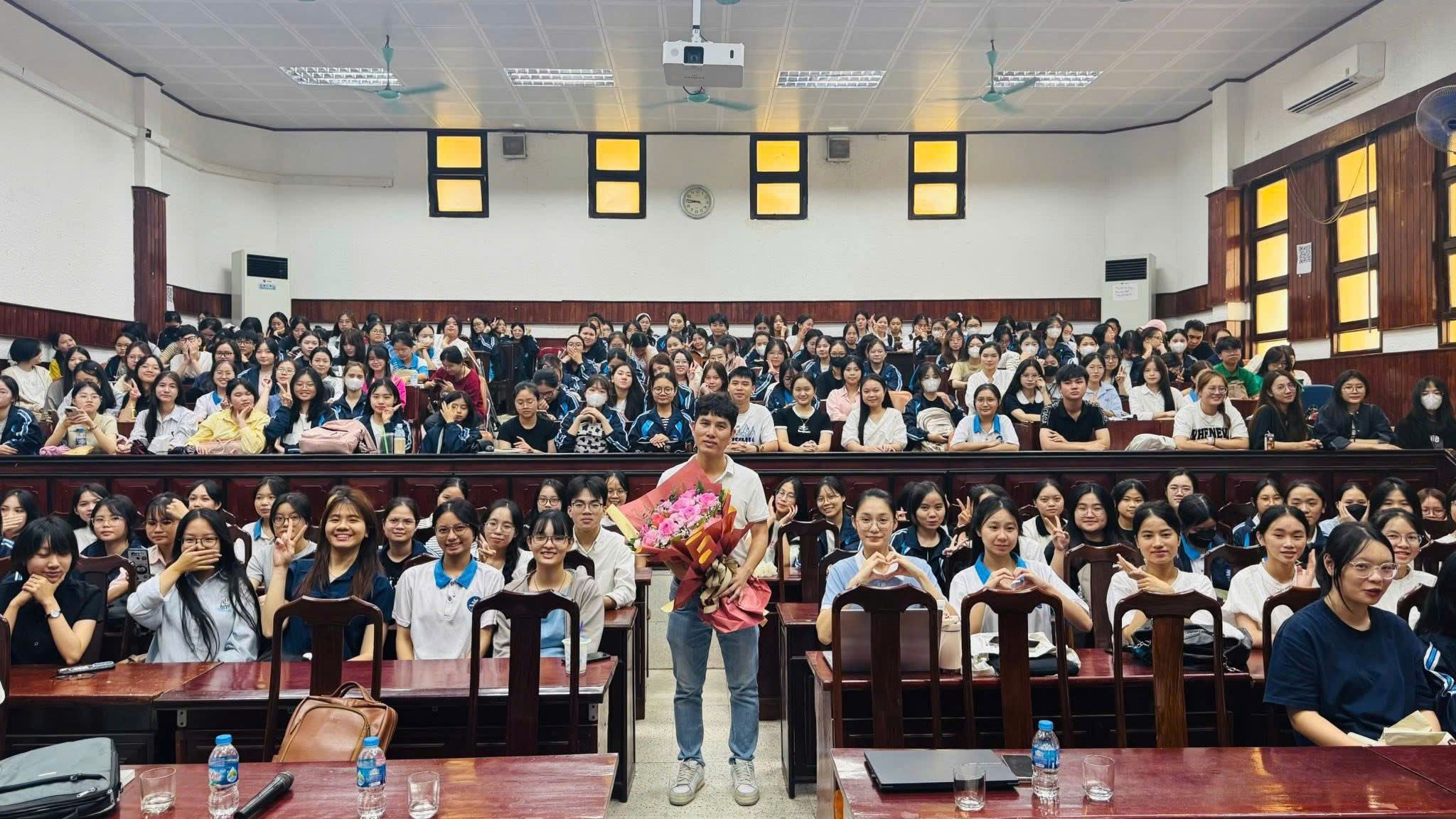 Đào tạo AI cho các trường đại học